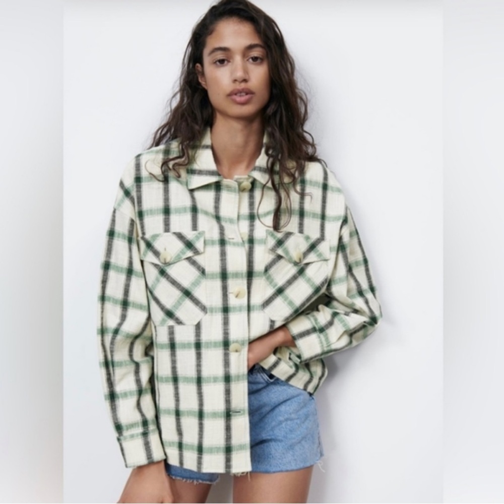 Zara Green and Black Plaid Shirt. Size XS. Style 2126/180/063